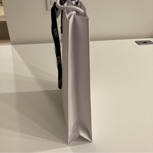 🛍 DIOR white shopping bag. - Picture 3 of 7